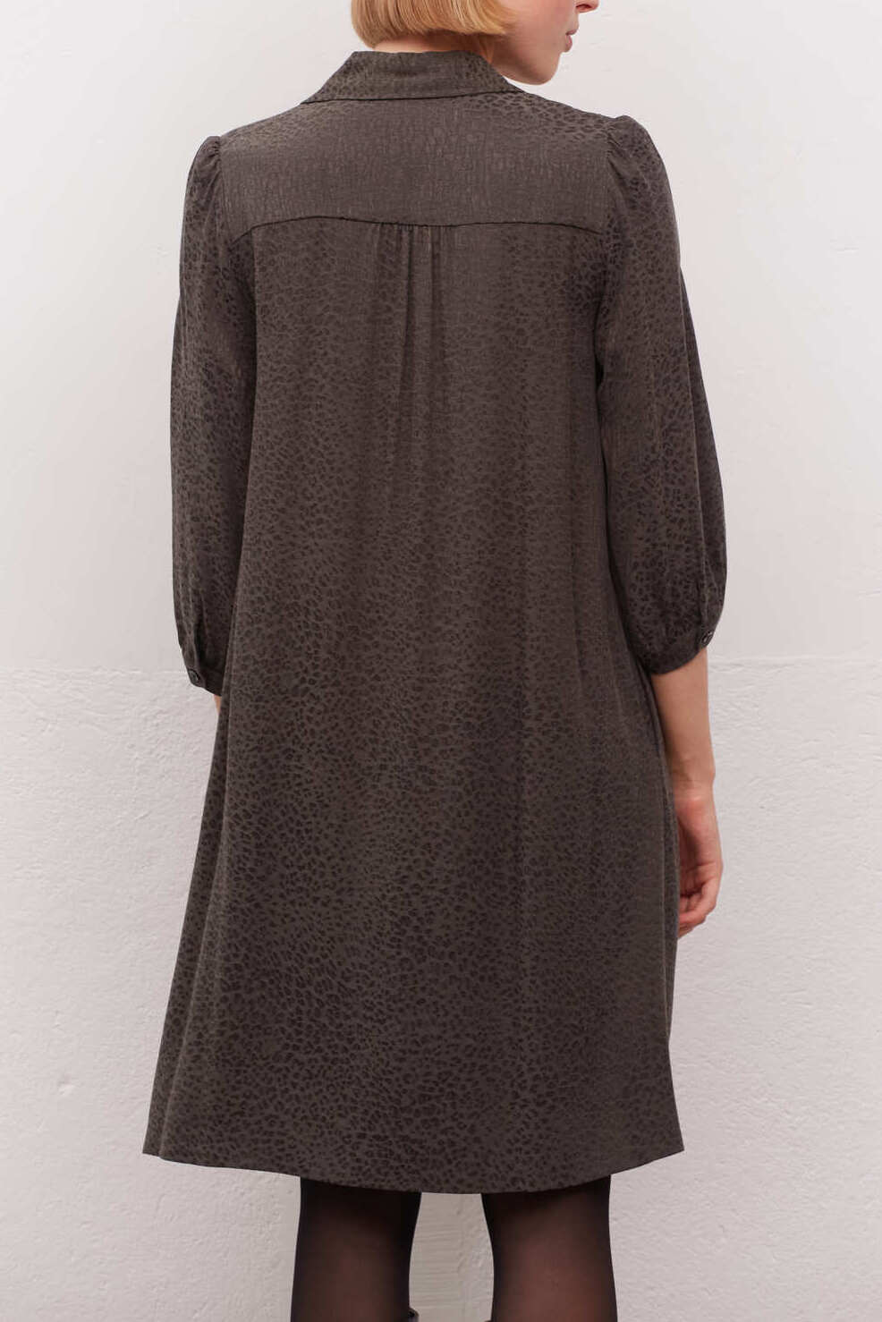 Robe soyeuse avec motif léopard ton sur ton - JANELLE Faume - seconde main