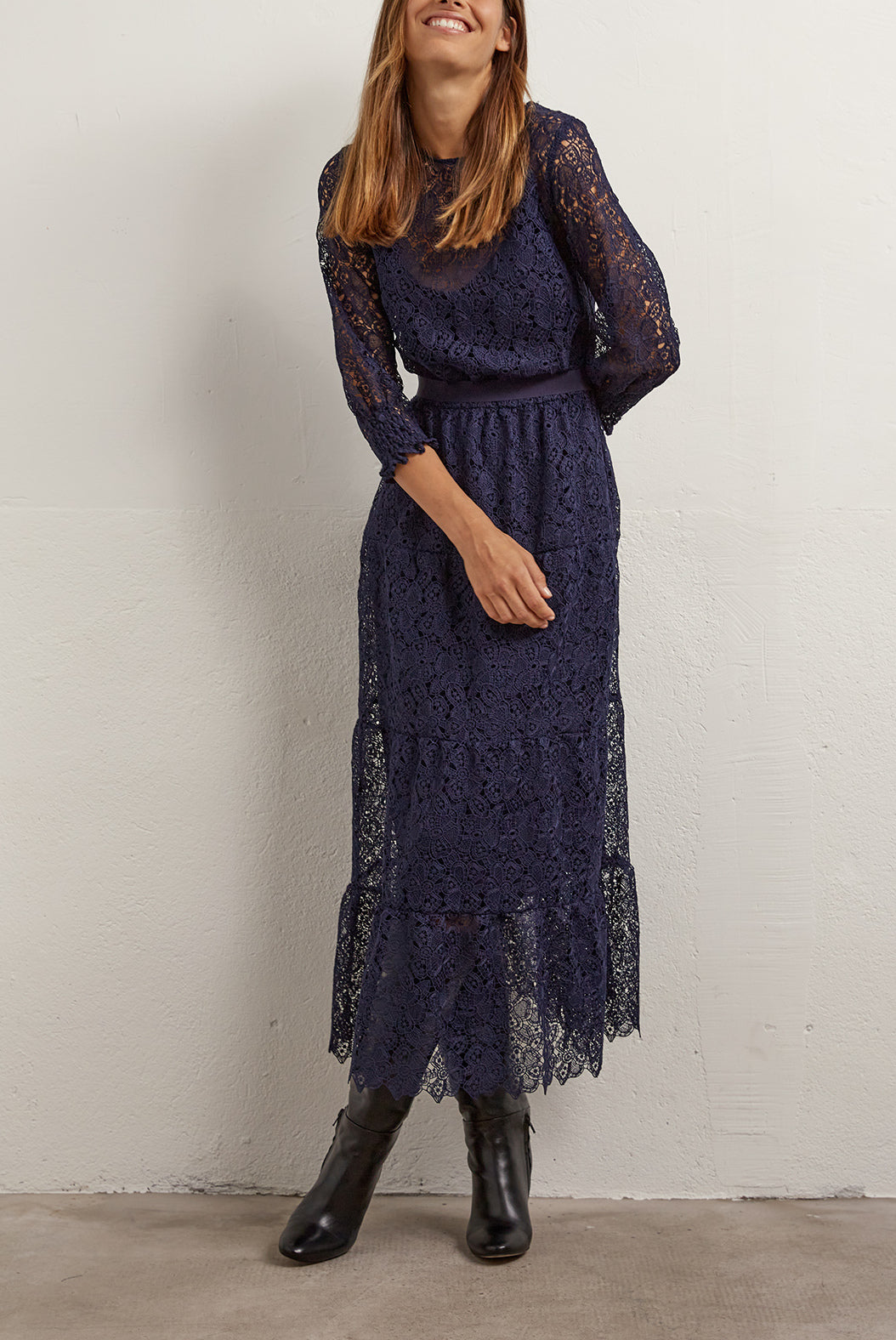 SVEVA - Robe longue en dentelle Faume - seconde main