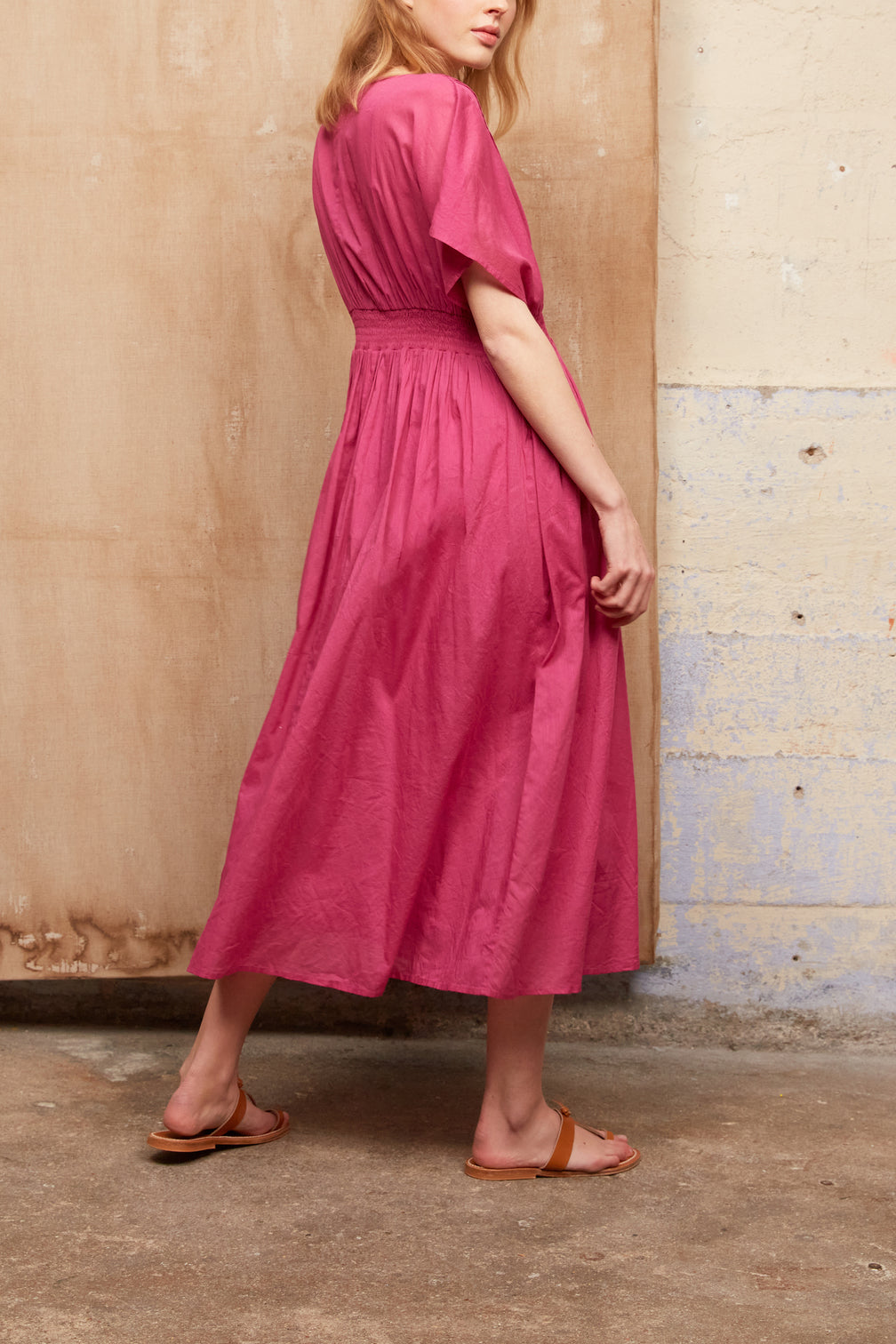 SEVILLE - Robe midi V en voile de coton Faume - seconde main