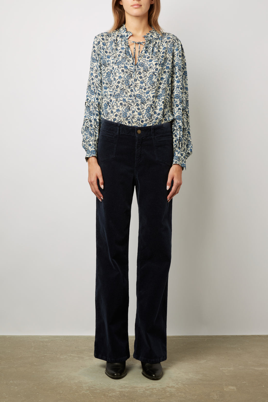 Pantalon flare en velours côtelé - ELVY Faume - seconde main