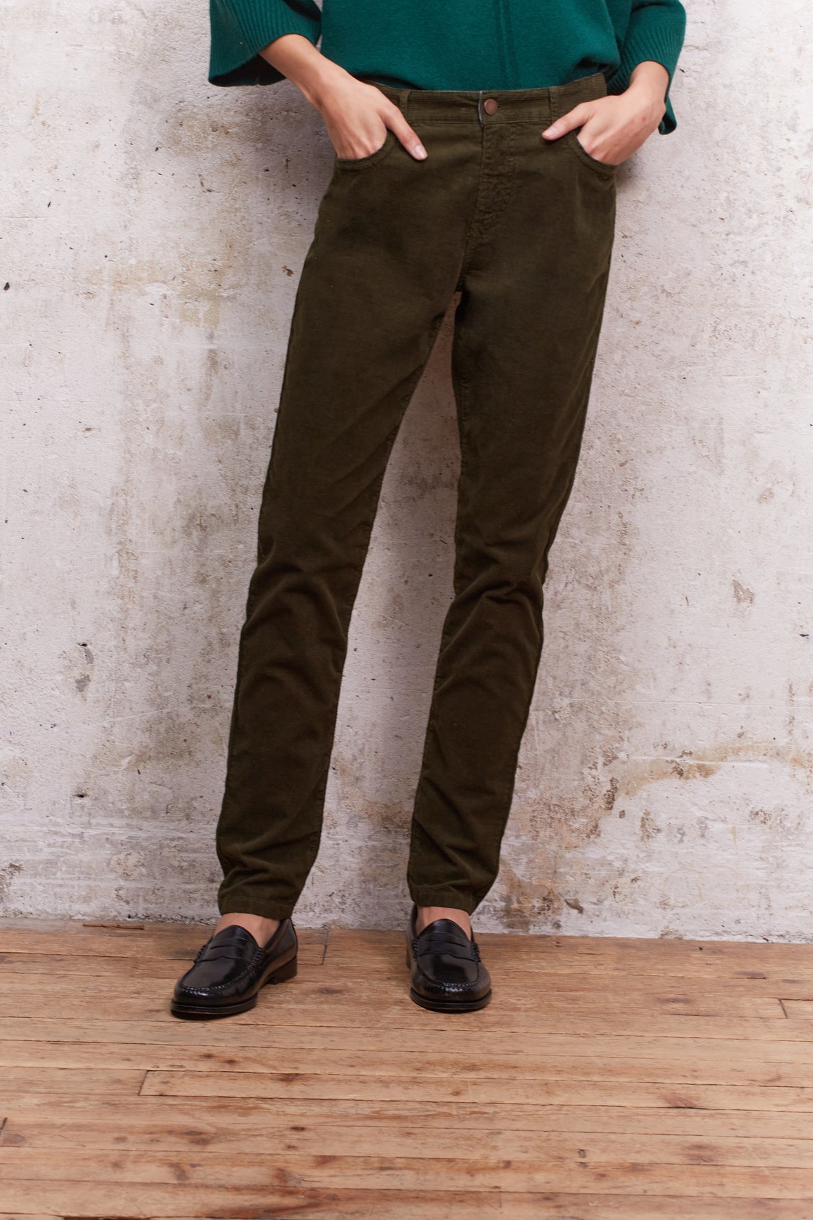 Pantalon droit en velours côtelé - EMMILY Faume - seconde main