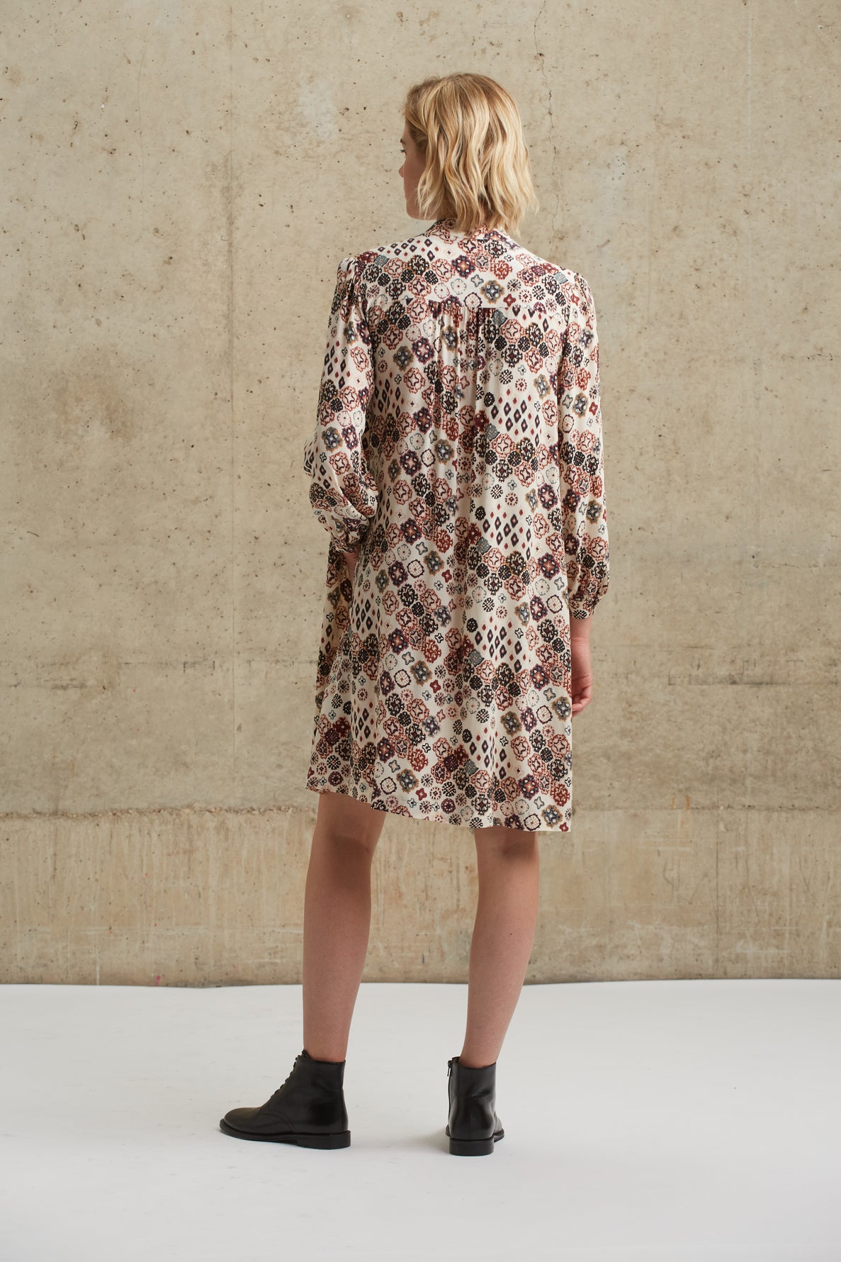 Robe en crêpe imprimé à motif Ikat - JAIMIE Faume - seconde main