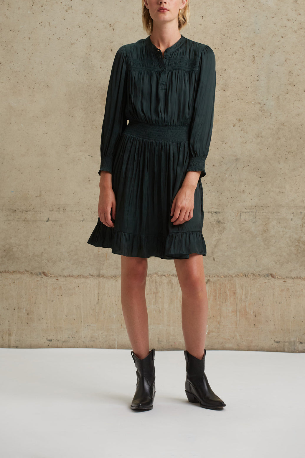 Robe à smocks en satin fluide - JOHAN Faume - seconde main