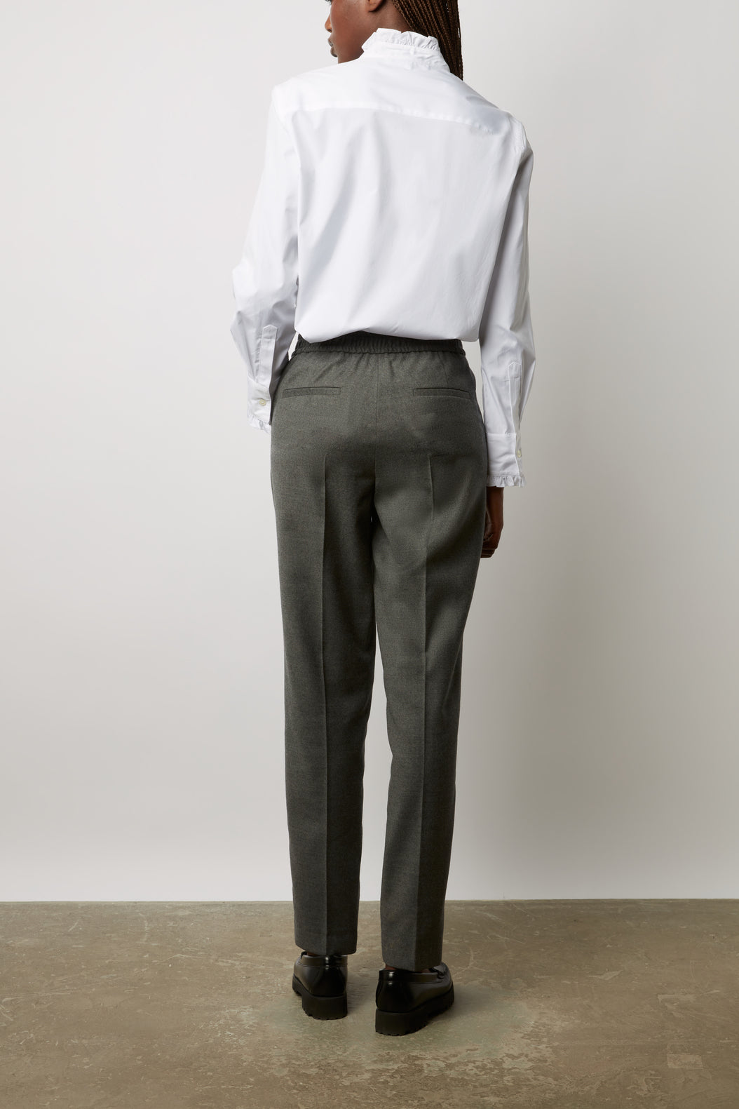 Pantalon en laine fine élastiqué à la taille - ELINDA Faume - seconde main