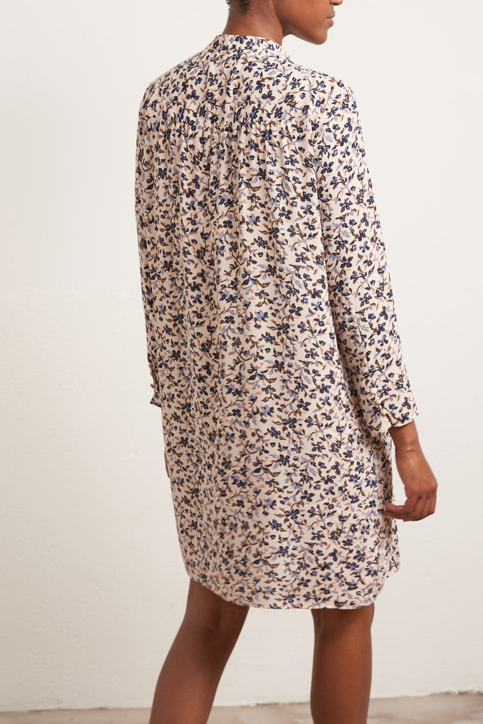 Robe en crêpe léger à imprimé floral Faume - seconde main