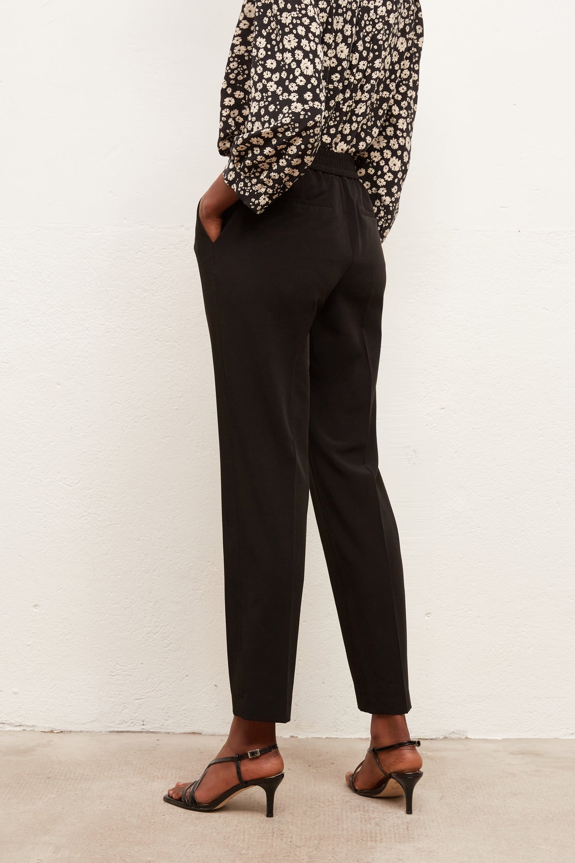 MARIA - Pantalon fluide 7/8 en crêpe Faume - seconde main
