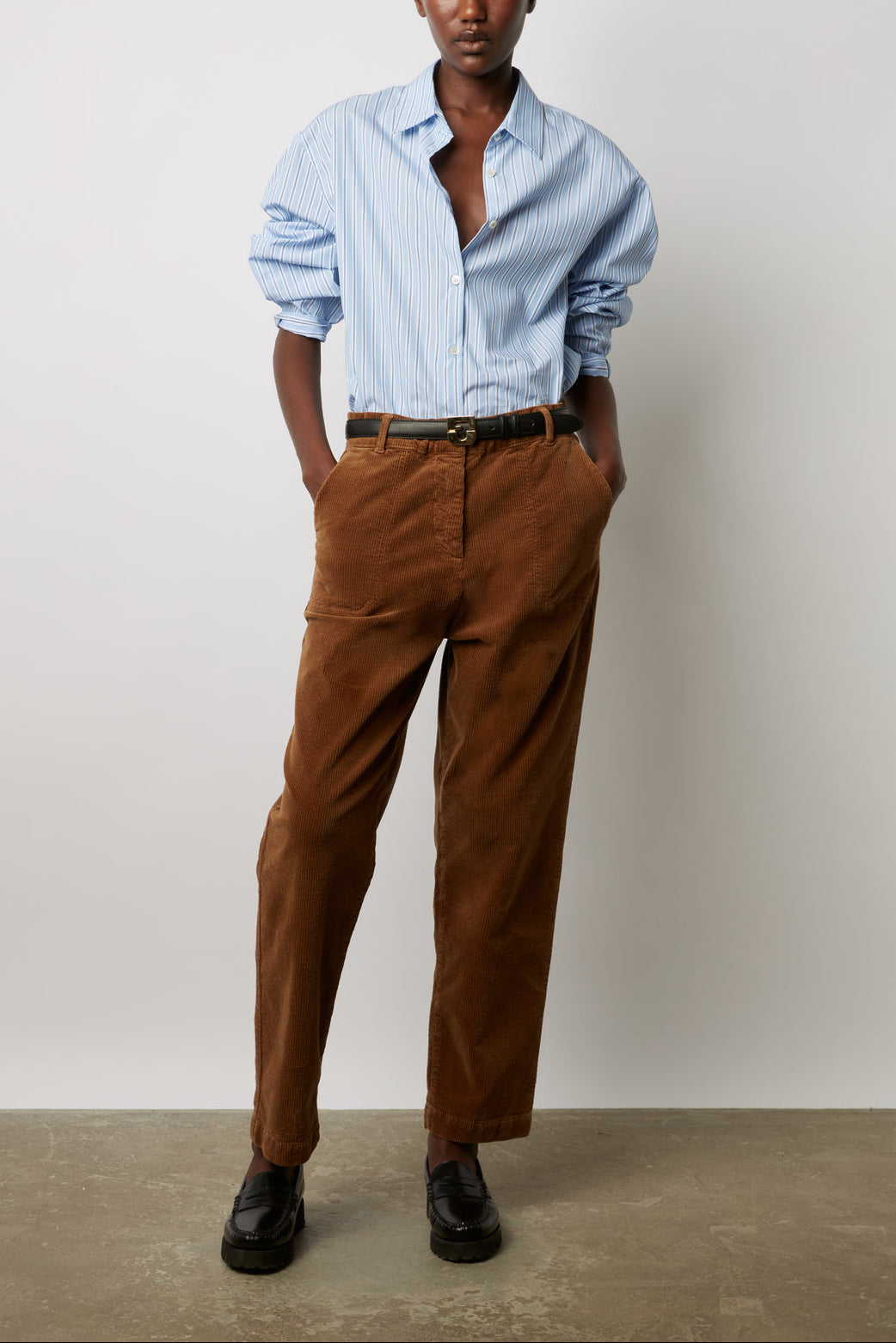 Pantalon cargo en velours lisse - ELISABETH Faume - seconde main