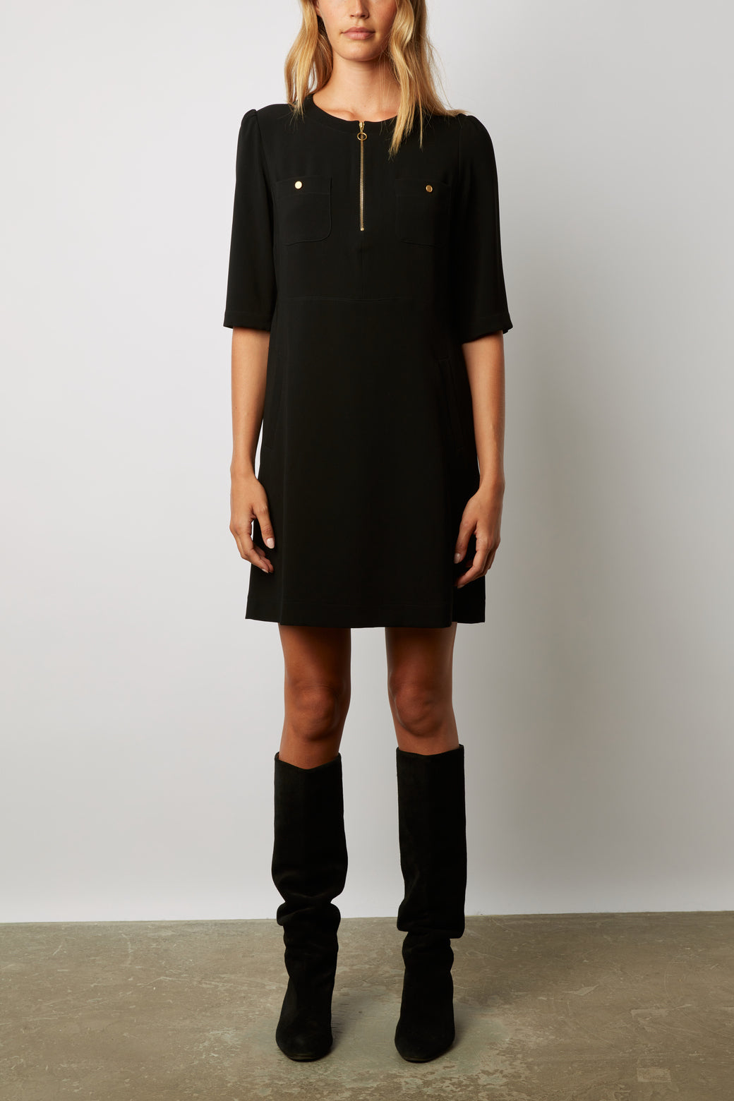 Robe courte unie à l'encolure zippée - JUNA Faume - seconde main