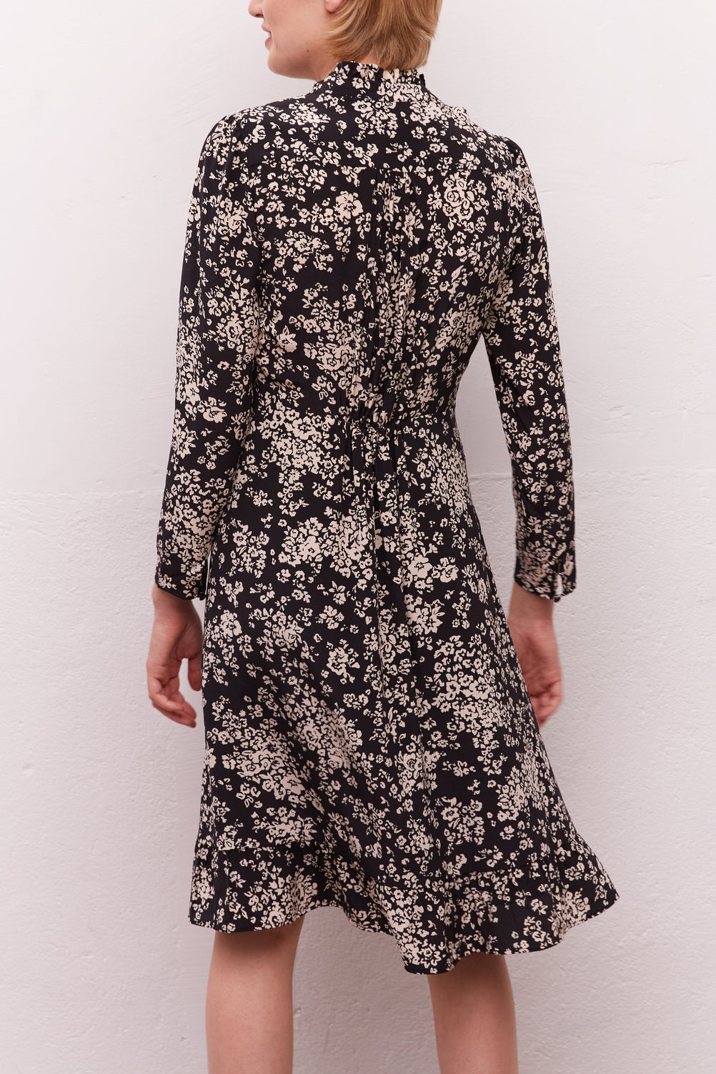 Robe longue en soie fleurie - JESS Faume - seconde main