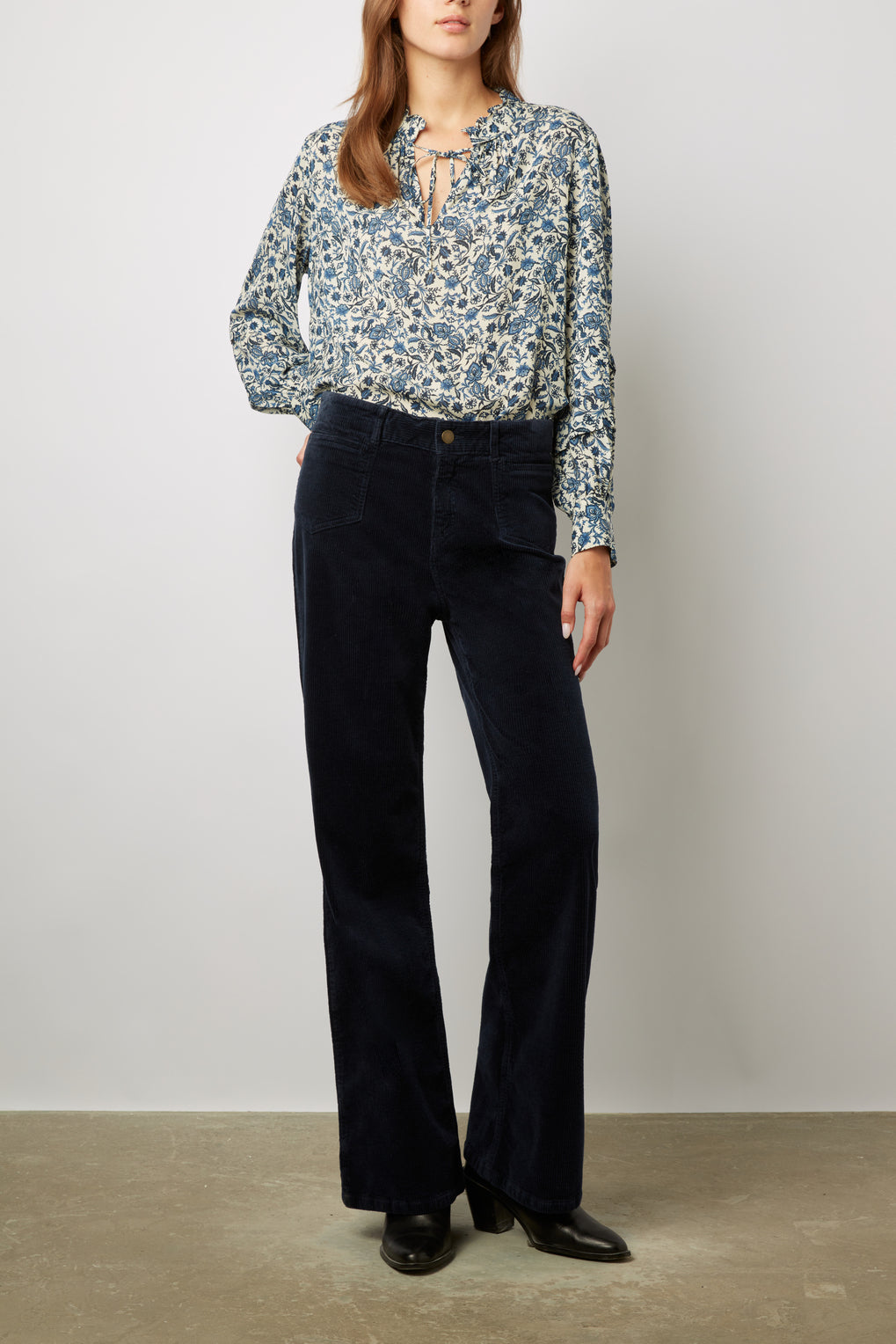 Pantalon flare en velours côtelé - ELVY Faume - seconde main