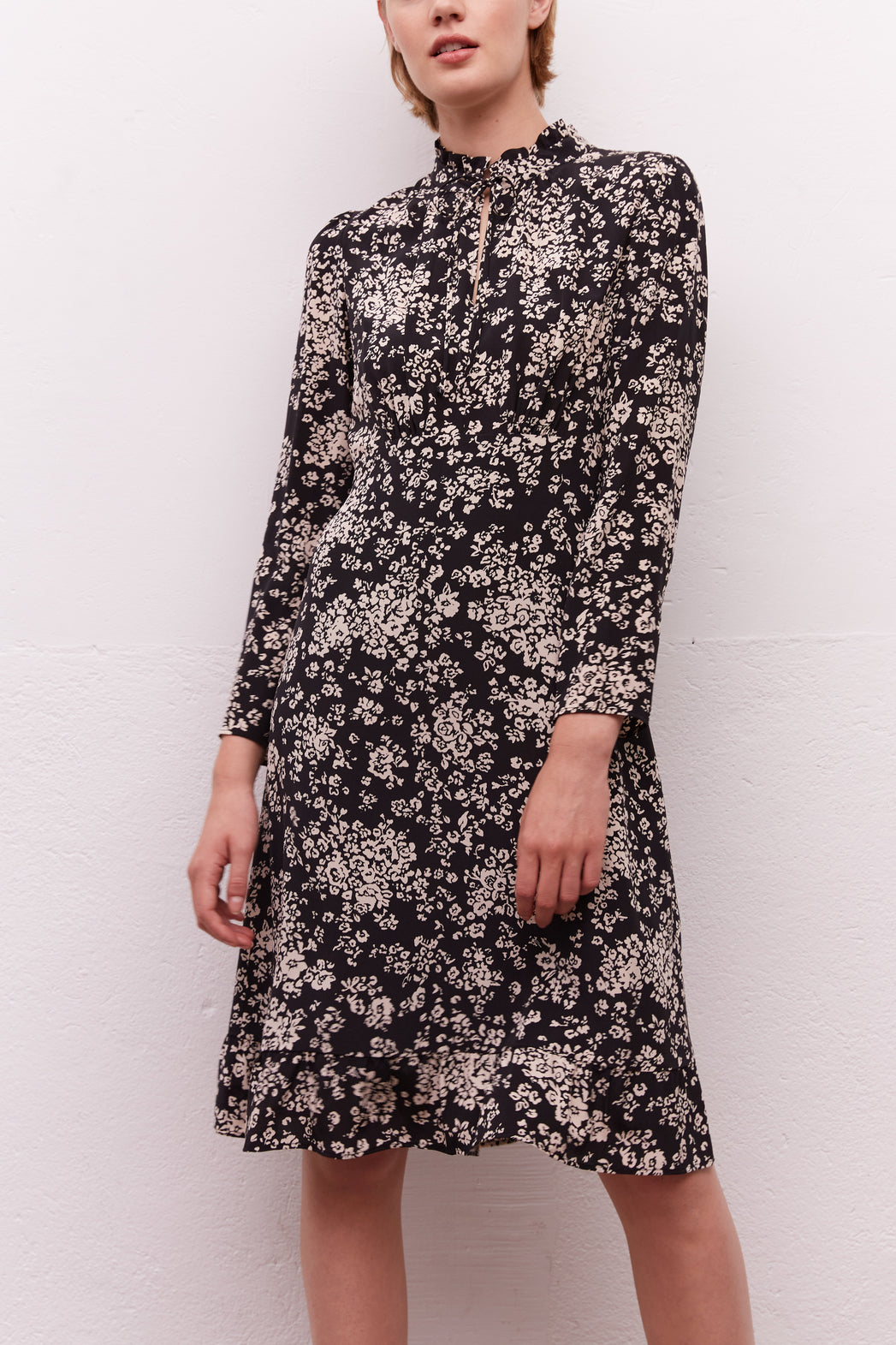 Robe longue en soie fleurie - JESS Faume - seconde main