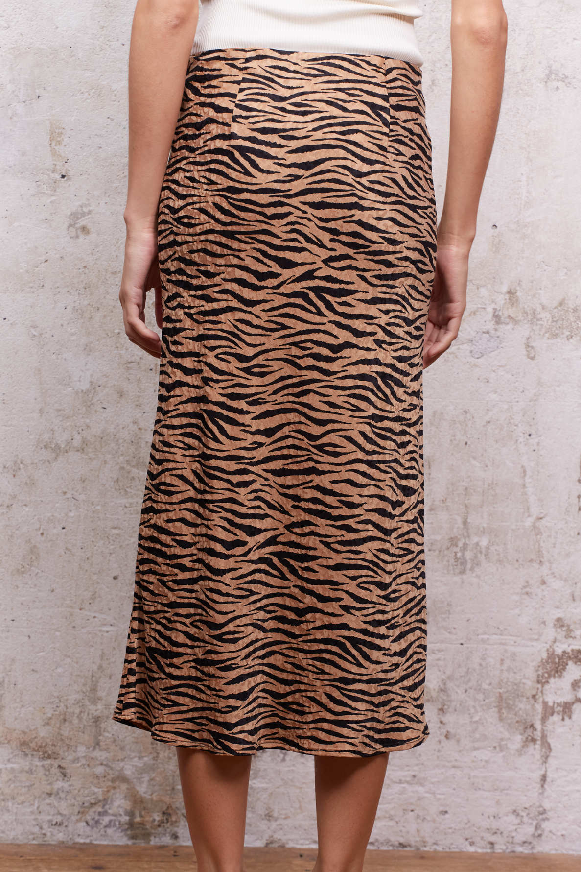 Maria - Jupe midi en cupro à imprimé animalier Faume - seconde main