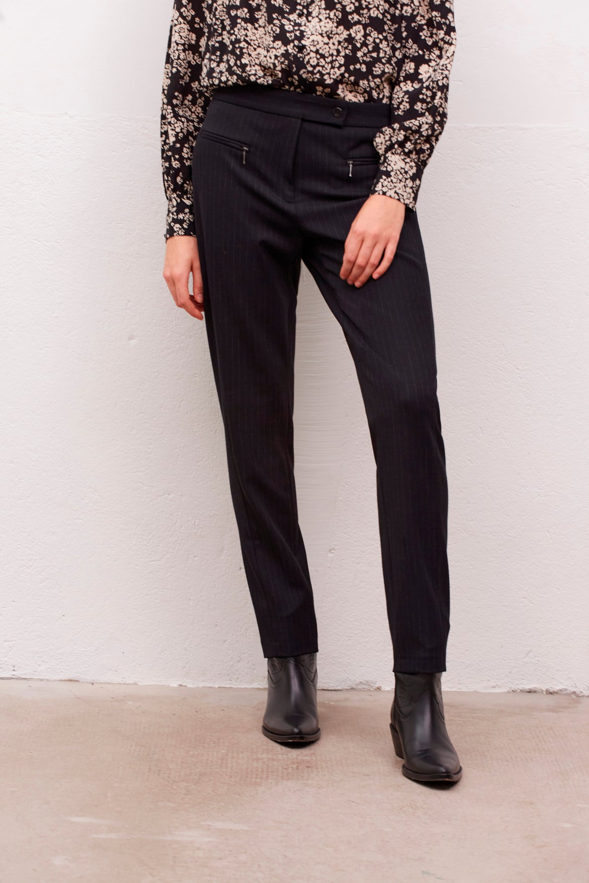 Pantalon droit Stretch avec poches zippées - EMIL Faume - seconde main