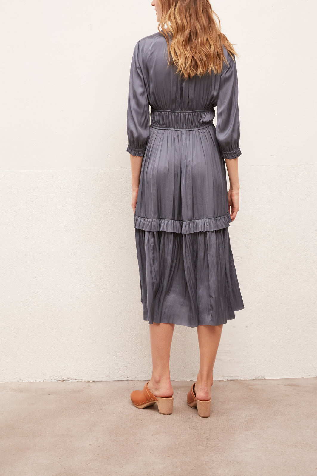 Robe longue au toucher soyeux avec plissage Faume - seconde main