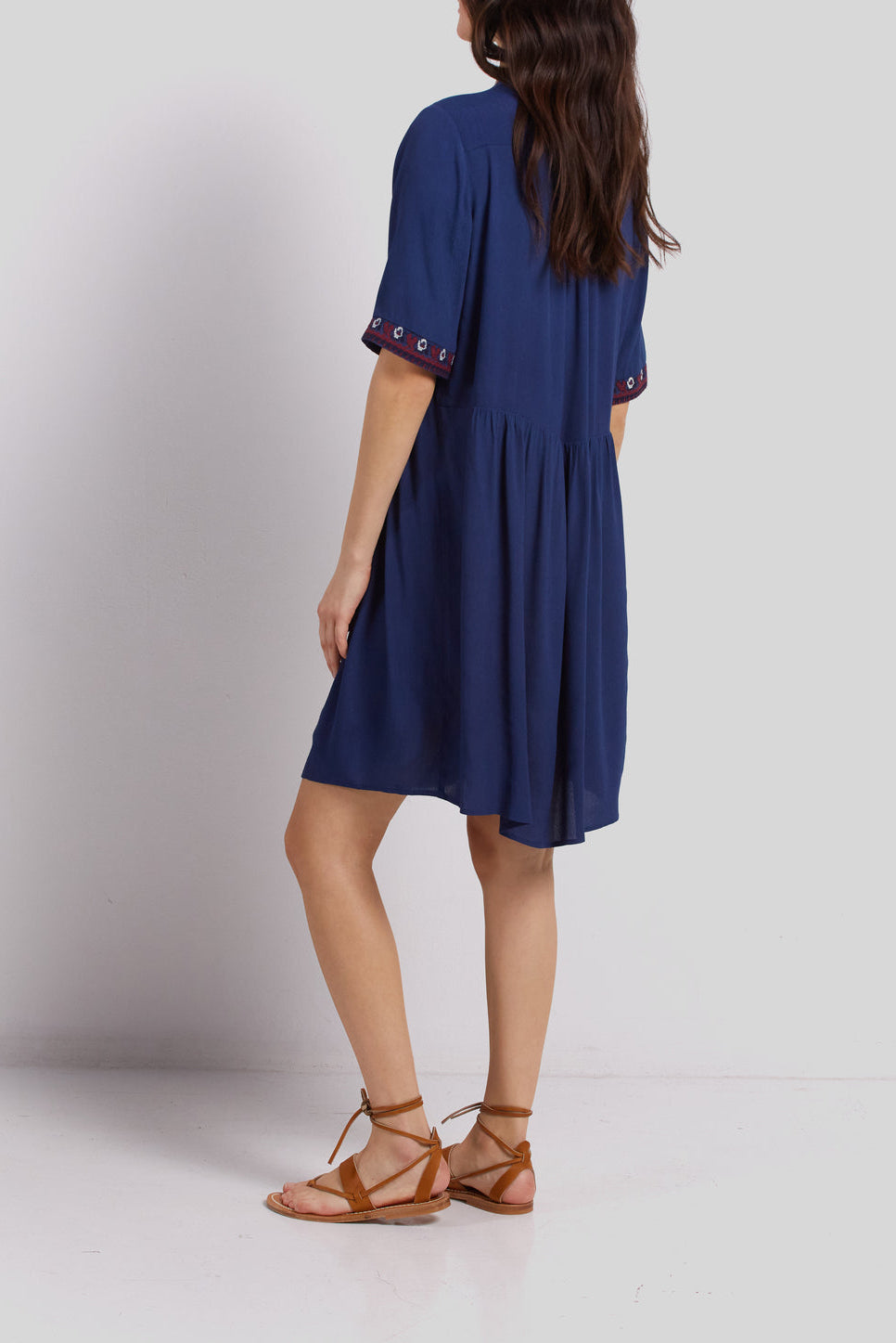 Robe avec broderies contrastées - JOSEF Faume - seconde main