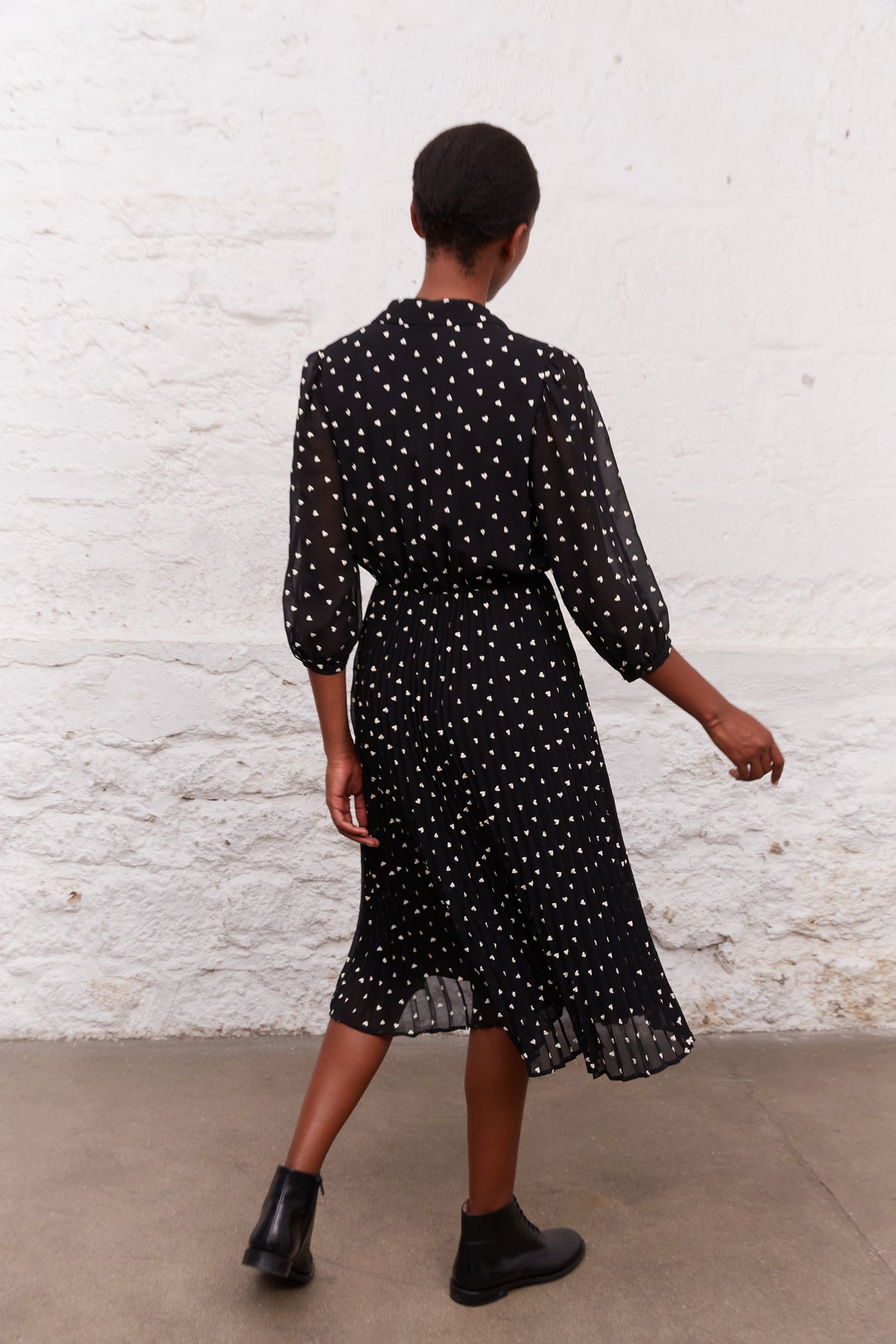 Robe plissé brodée d'un motif c½urs - JANE Faume - seconde main