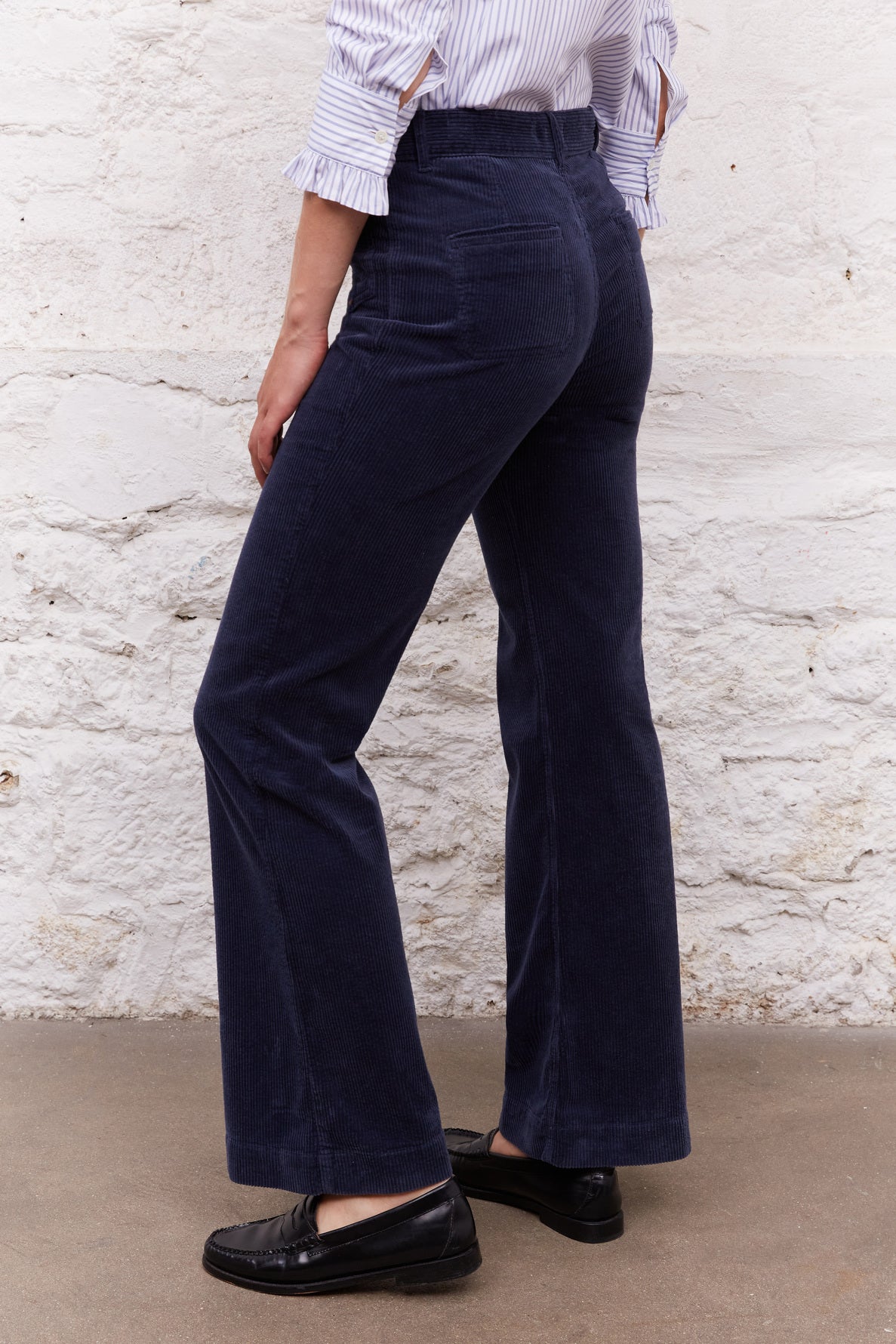 Pantalon Flare en velours côtelé - EMMA Faume - seconde main