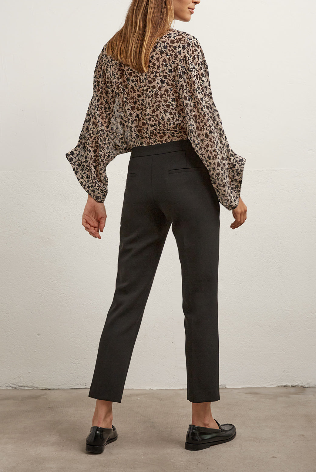 Lucie - Pantalon 7/8 en crêpe Stretch Faume - seconde main
