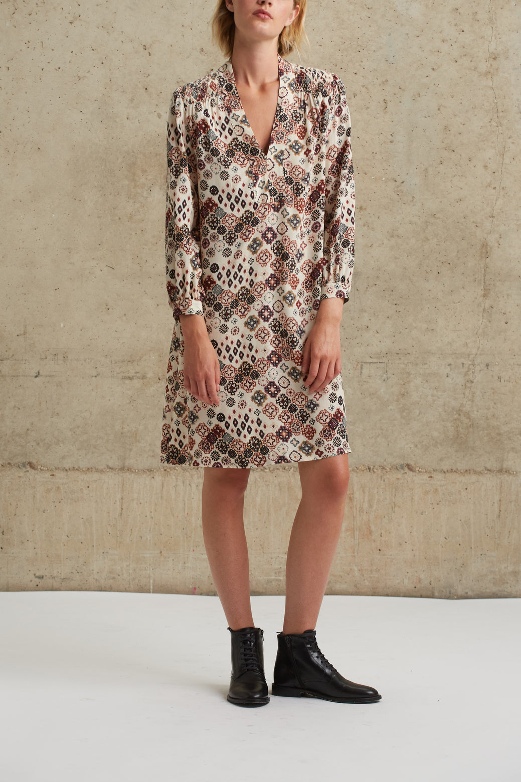 Robe en crêpe imprimé à motif Ikat - JAIMIE Faume - seconde main