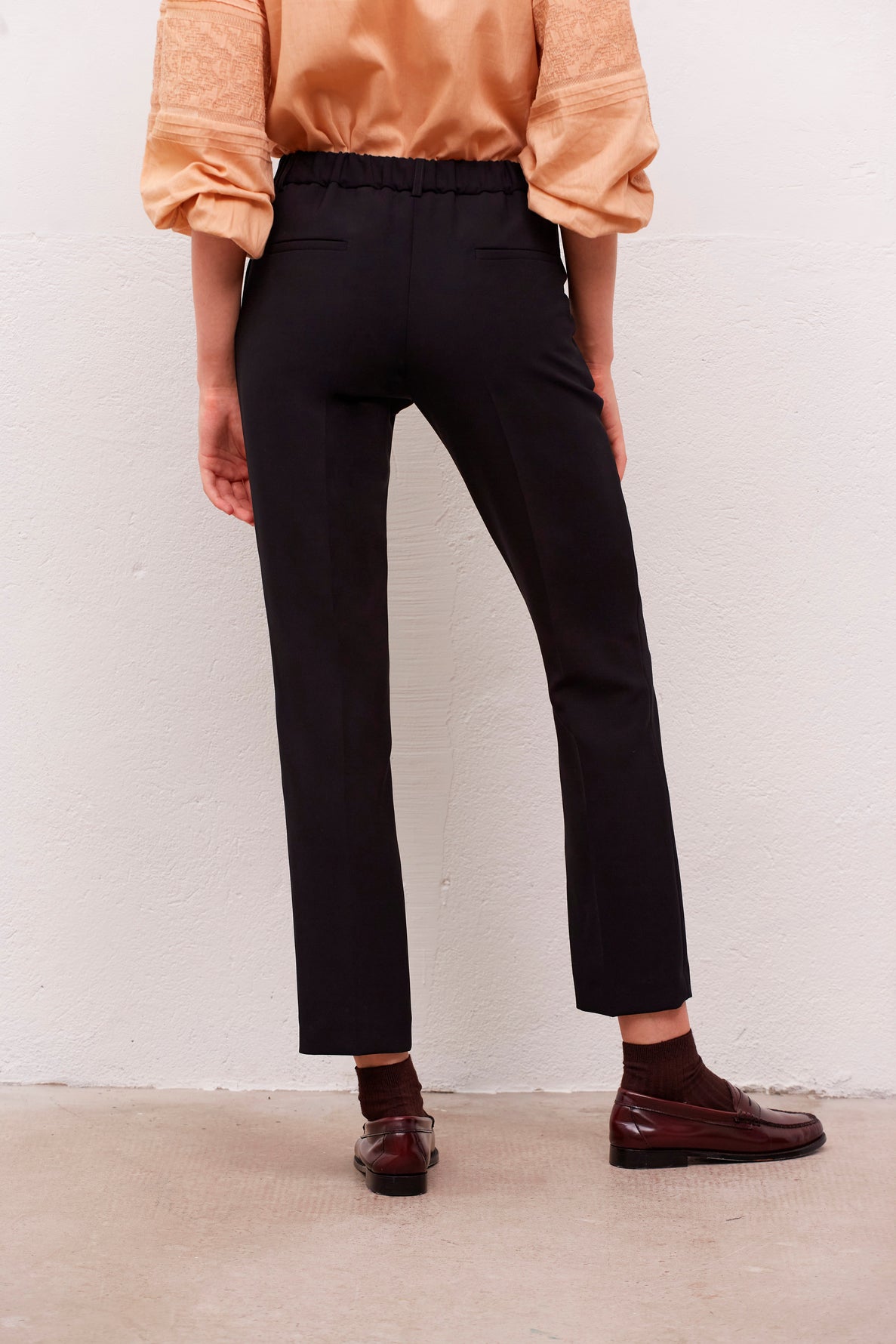 Pantalon droit avec surpiqûres ton sur ton - ELIO Faume - seconde main