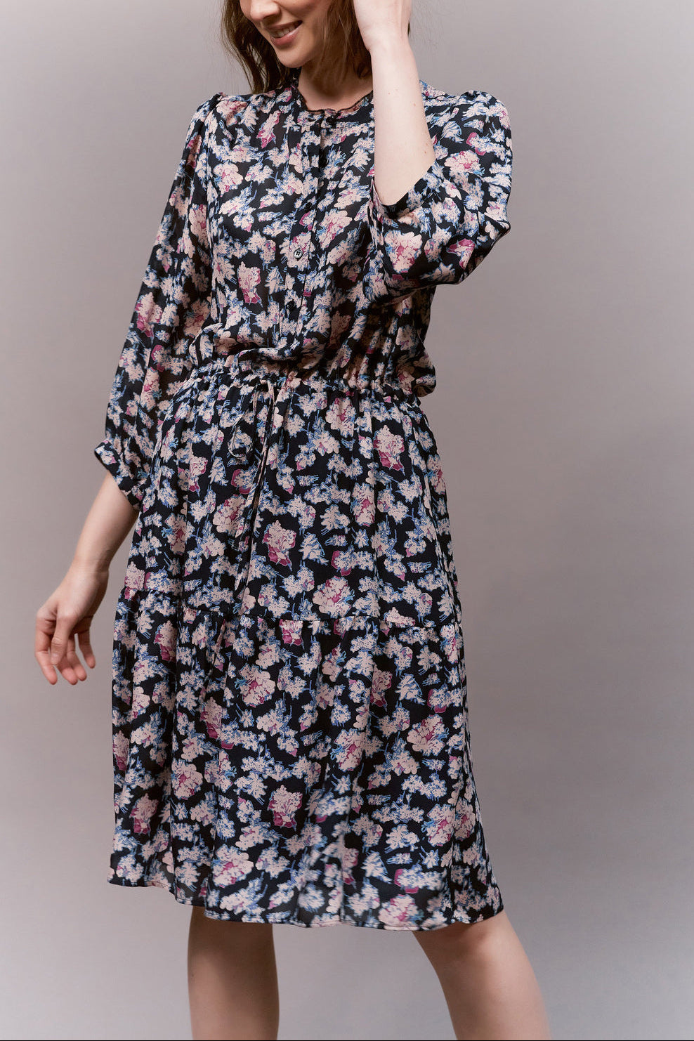 Robe en voile fleuri avec liens à nouer à la taille - JADE Faume - seconde main