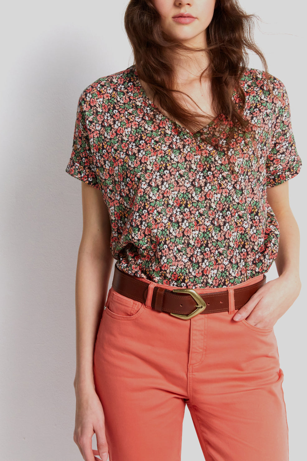 Tee-shirt V à motif floral - ANGE Faume - seconde main