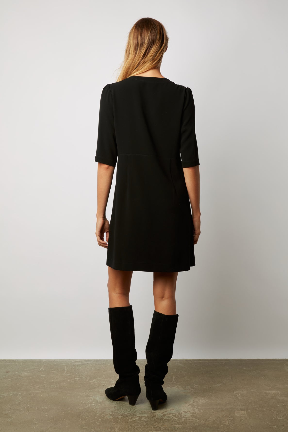 Robe courte unie à l'encolure zippée - JUNA Faume - seconde main