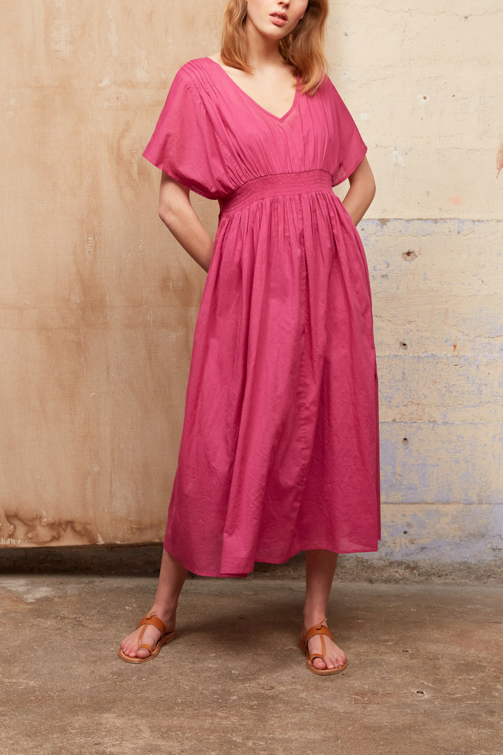 SEVILLE - Robe midi V en voile de coton Faume - seconde main