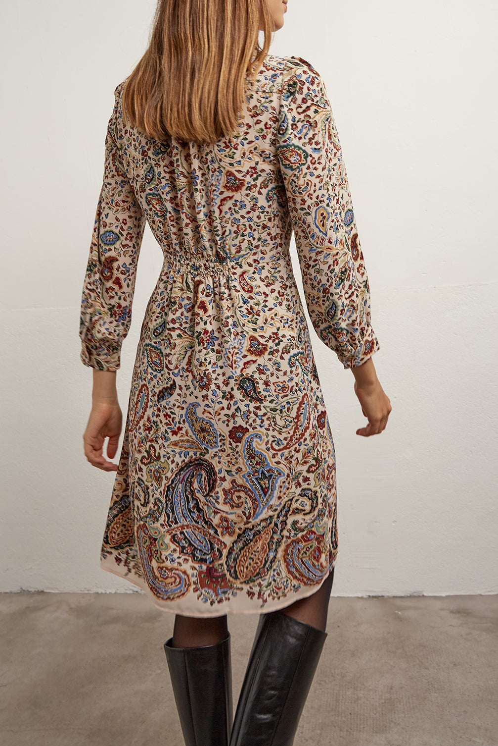 Thess - Robe V imprimée cachemire avec smocks Faume - seconde main