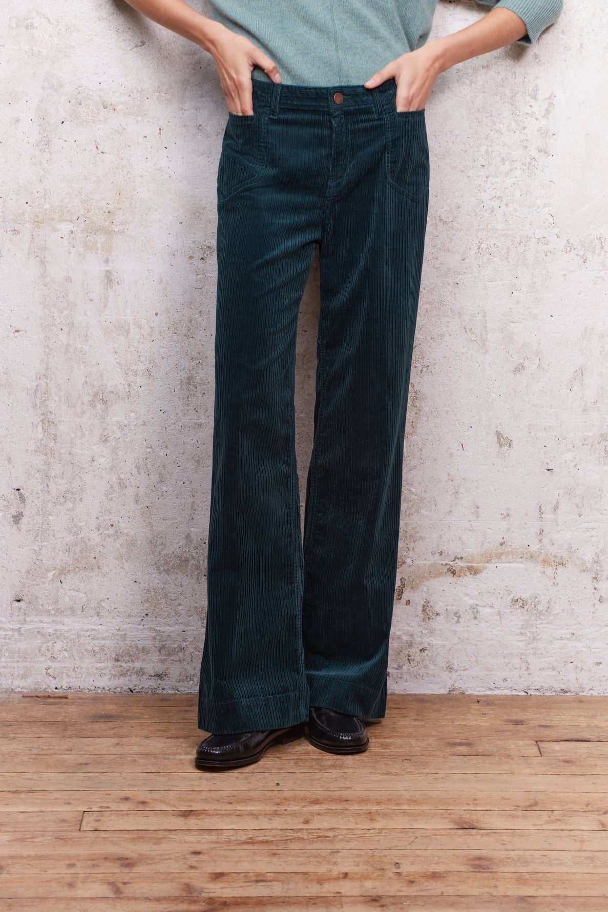 Pantalon Flare en velours côtelé - EMMA Faume - seconde main