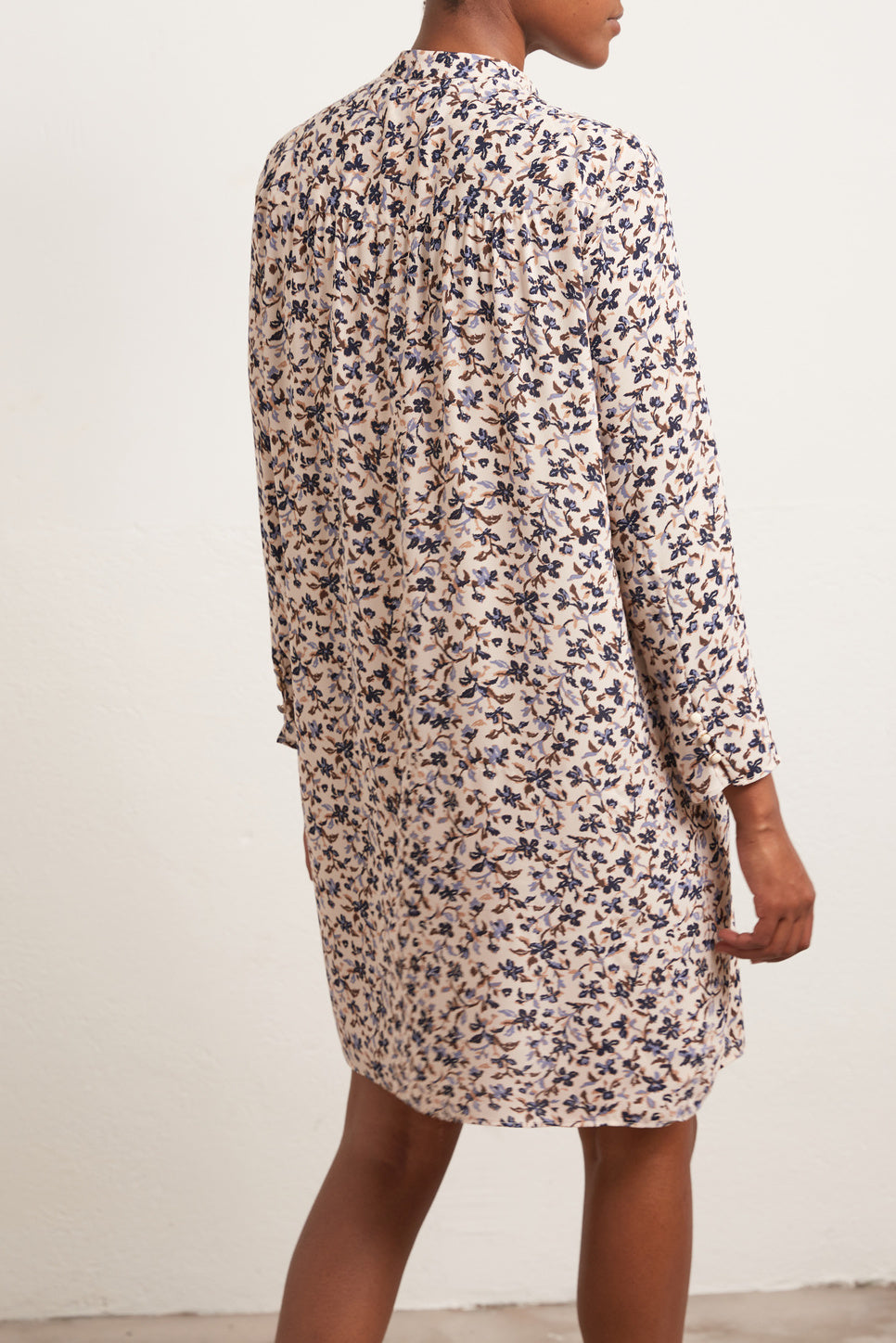 Robe en crêpe léger à imprimé floral Faume - seconde main