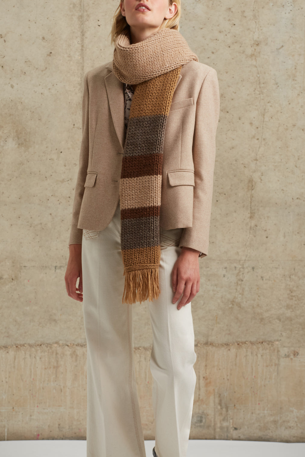 Veste tailleur en lainage sergé - NELLE Faume - seconde main