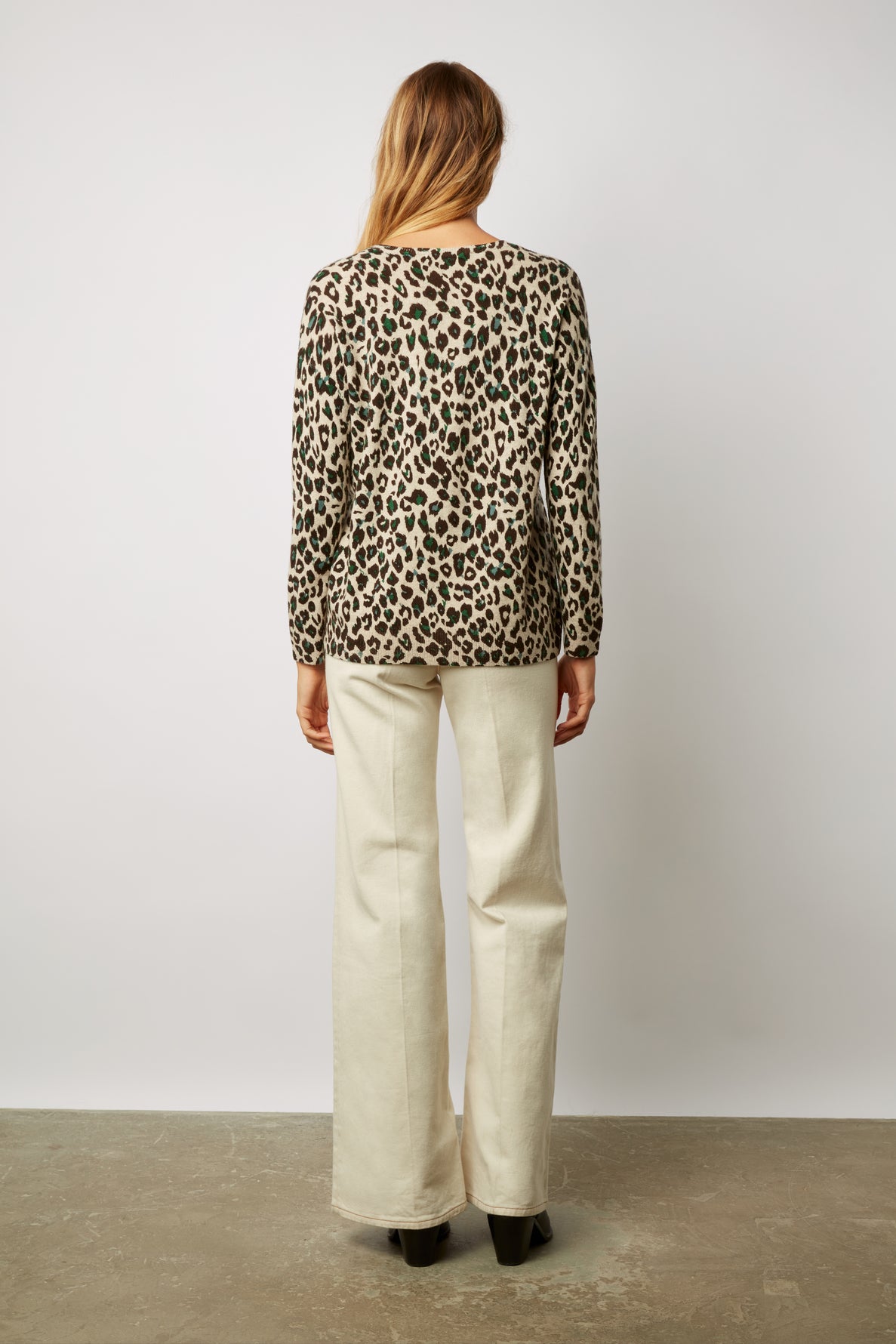 Pull V en laine imprimé léopard - LAVINIA Faume - seconde main