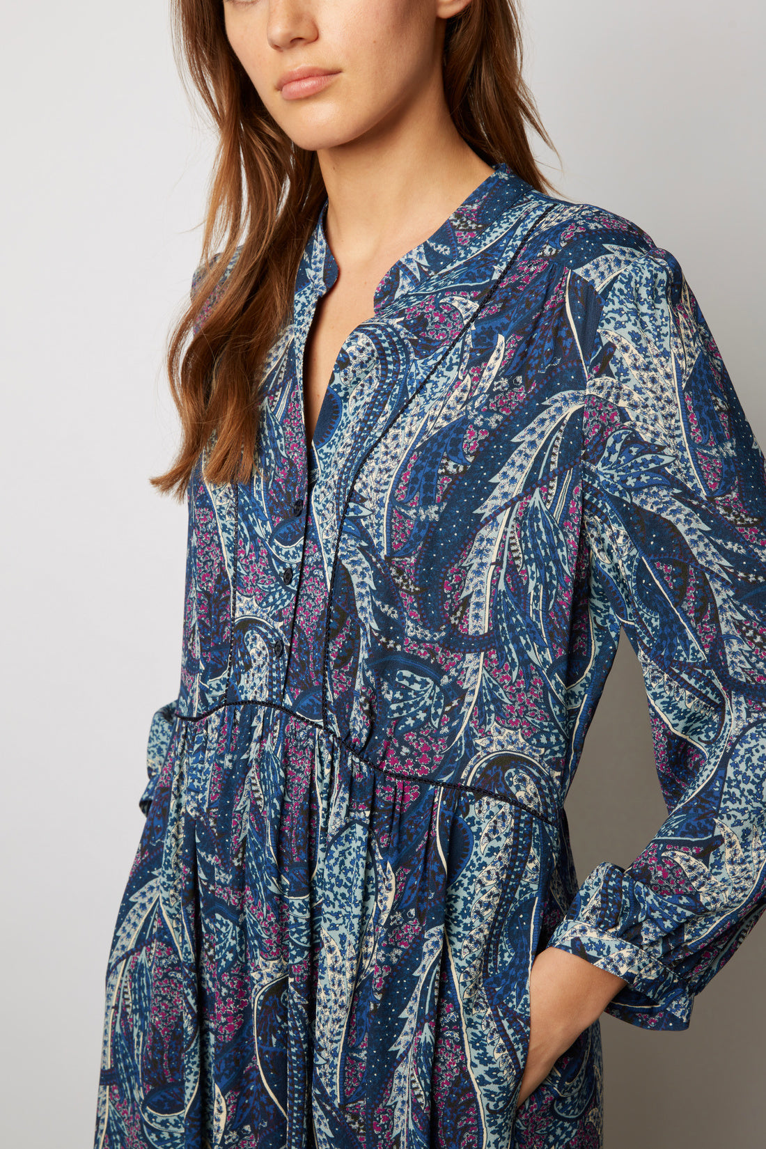 Robe courte et fluide imprimé cachemire ? JANICE Faume - seconde main