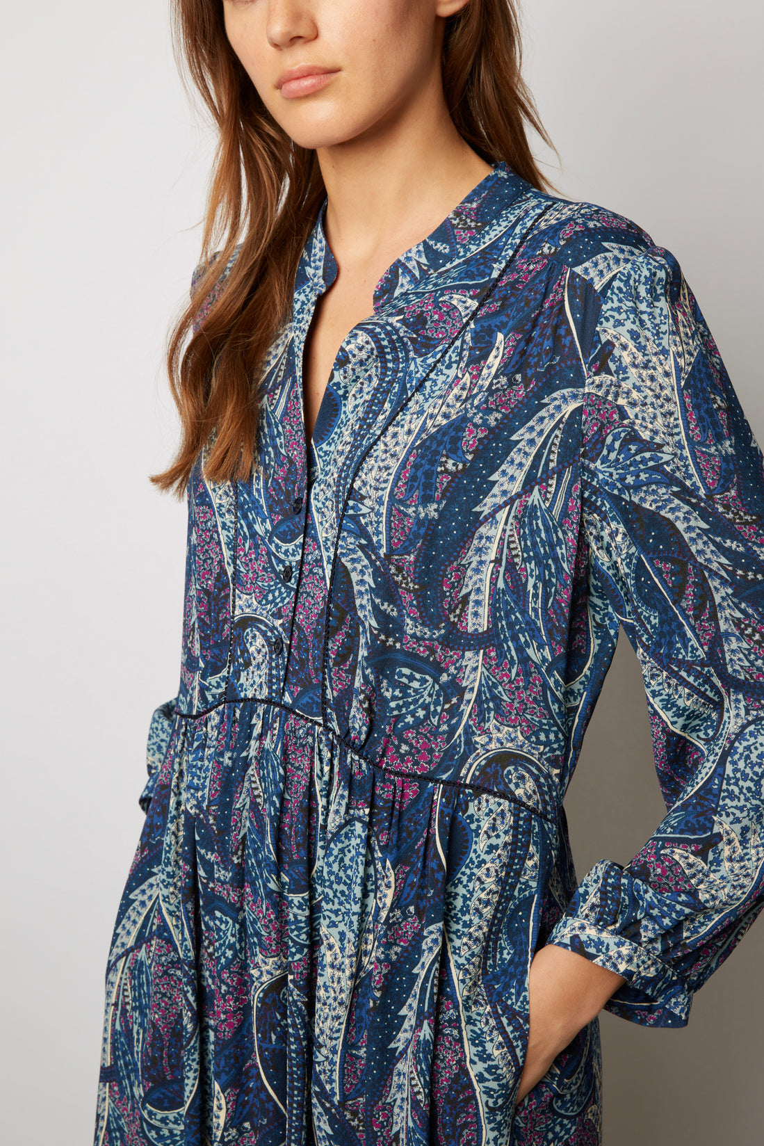 Robe courte et fluide imprimé cachemire ? JANICE Faume - seconde main