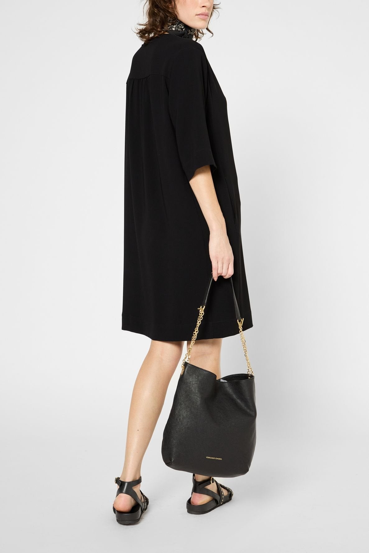 Robe courte et fluide à col V - PAULA Faume - seconde main