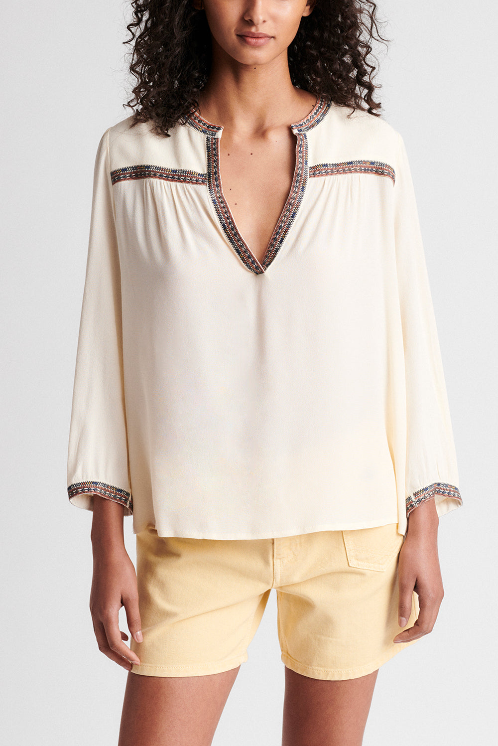 NOA - blouse en crêpe avec broderies Faume - seconde main
