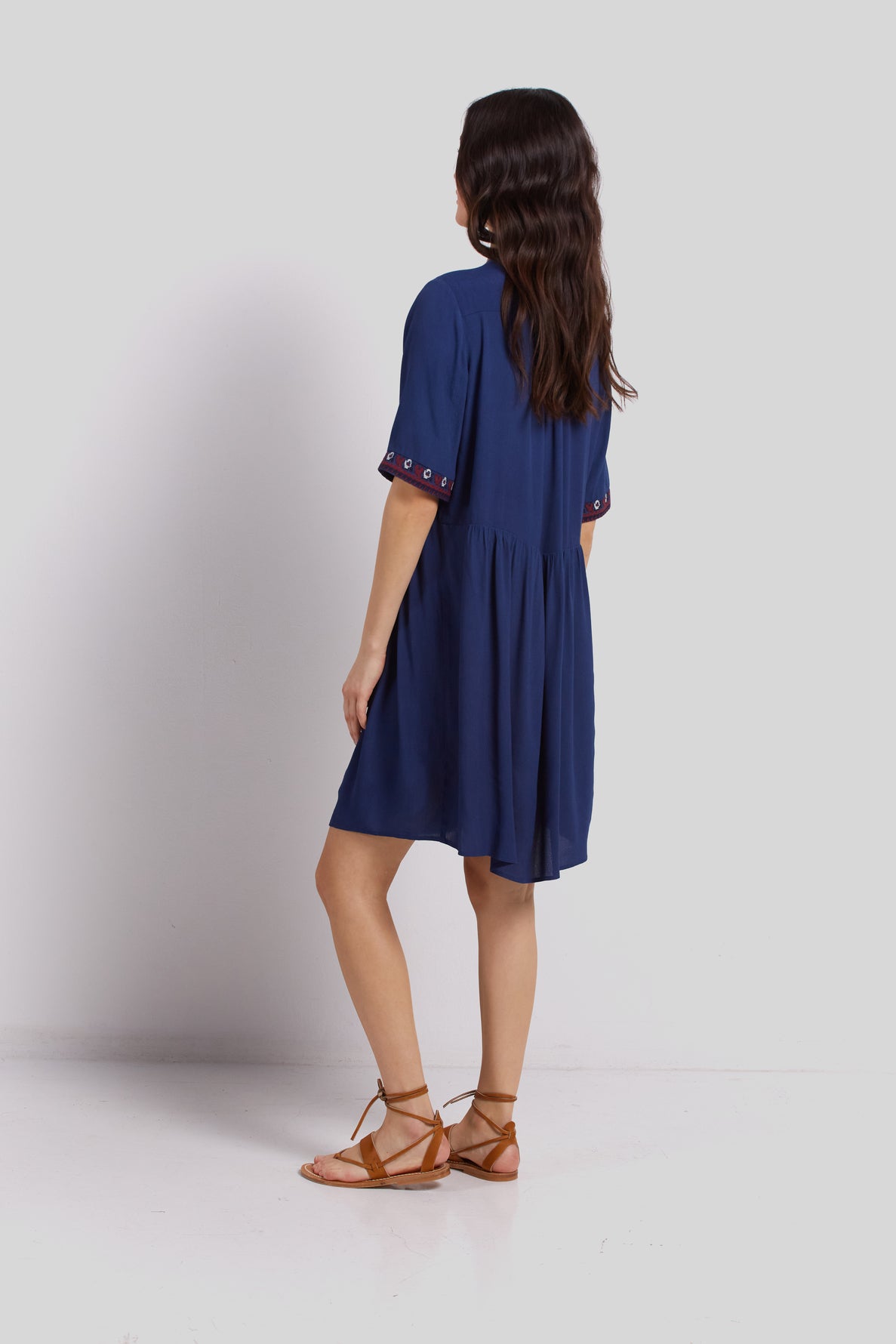 Robe avec broderies contrastées - JOSEF Faume - seconde main