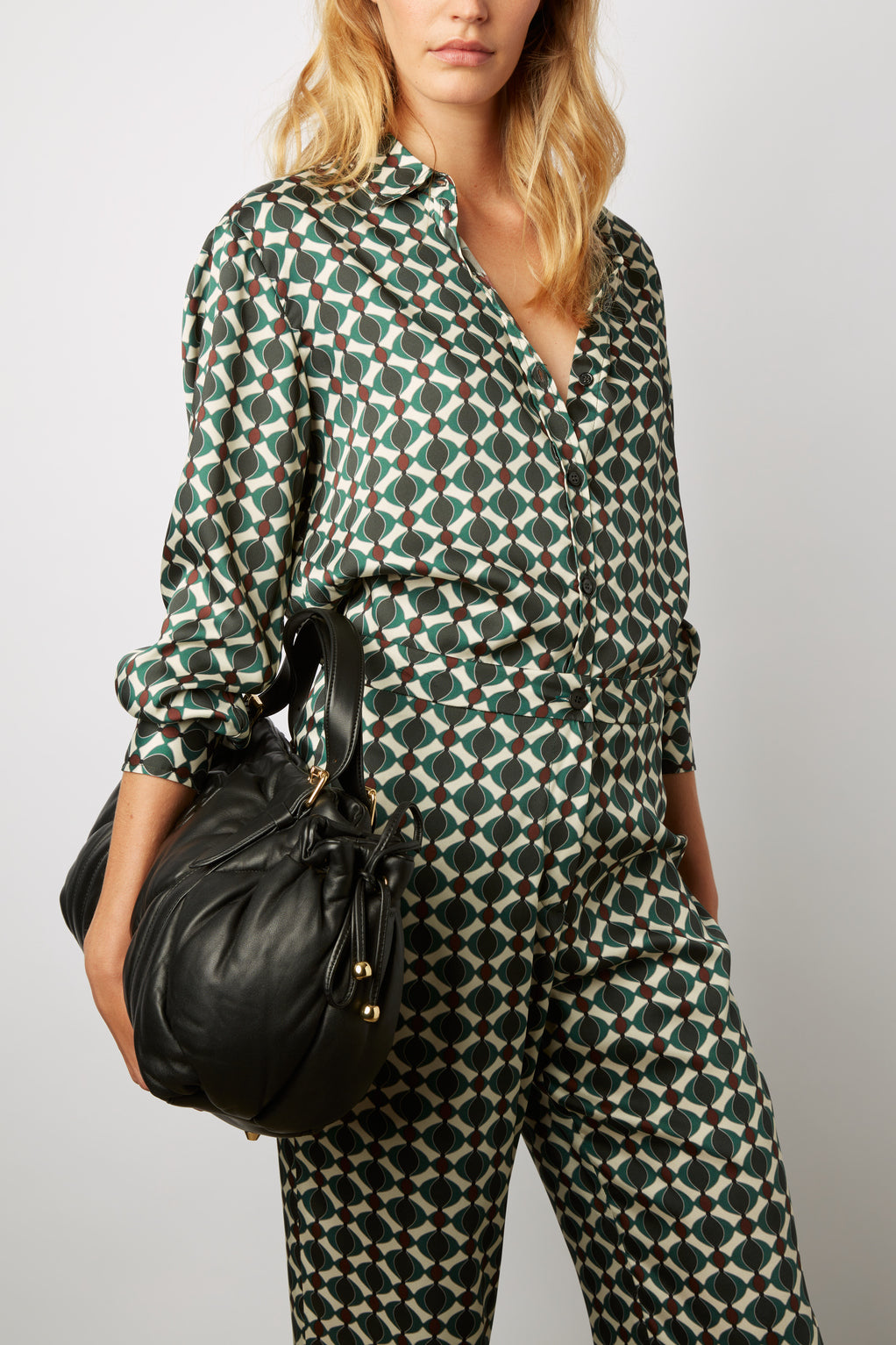 Chemise satinée imprimé géométrique rétro - CARLA Faume - seconde main