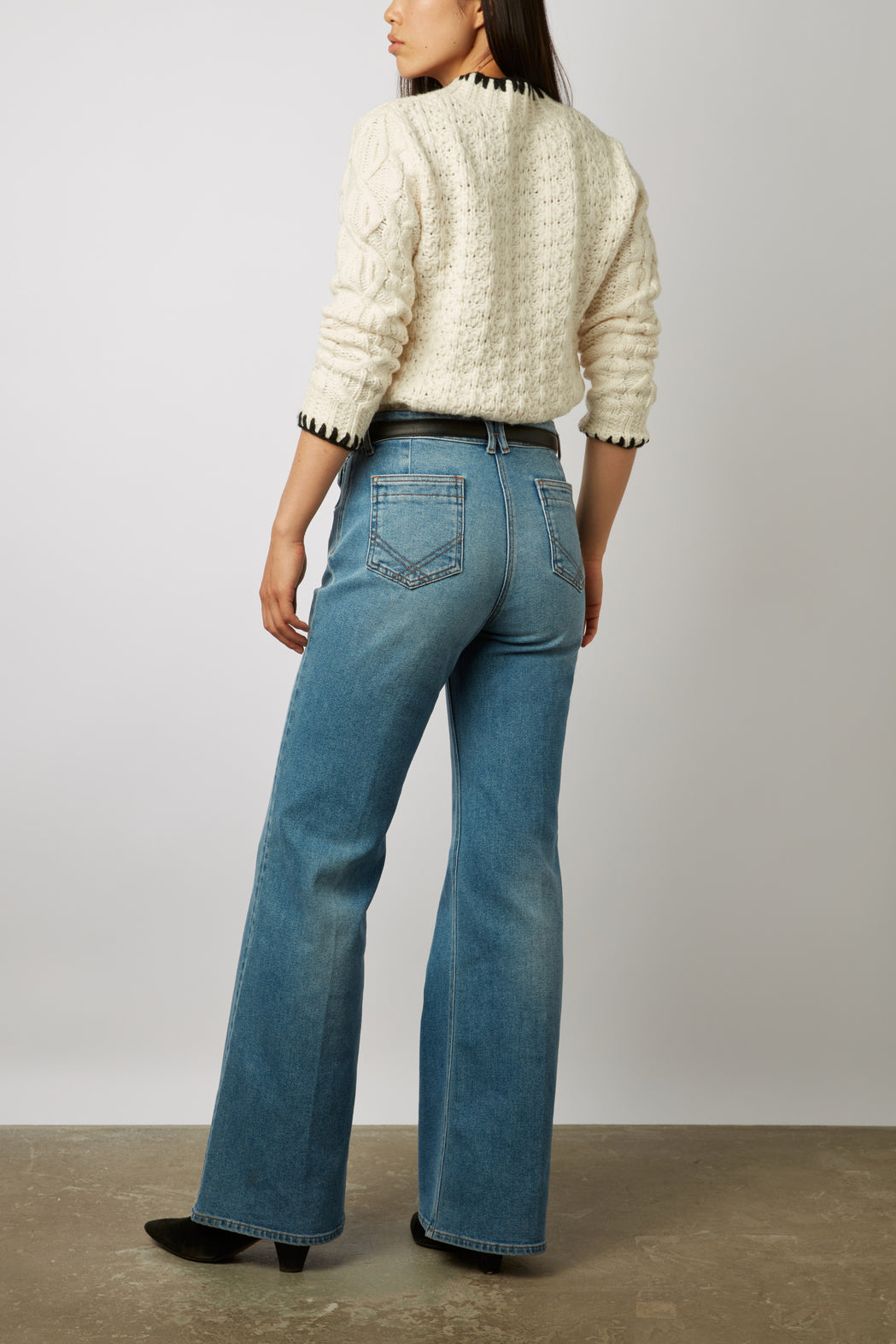 Pull en maille torsade et liseret noir - BILLIE Faume - seconde main