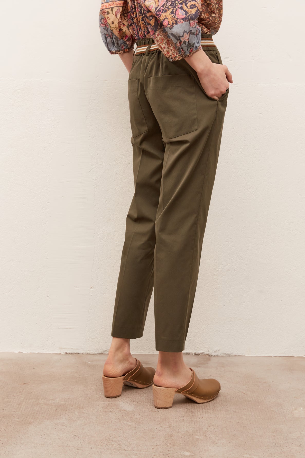 MARLEY - Pantalon 7/8 façon chino en toile Faume - seconde main