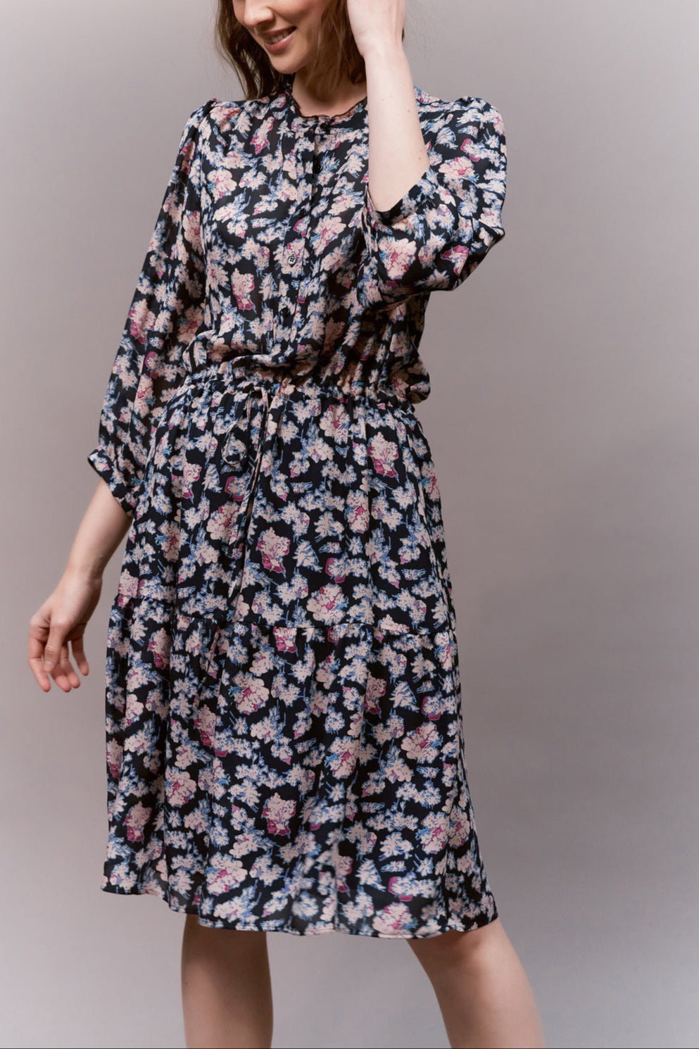 Robe en voile fleuri avec liens à nouer à la taille - JADE Faume - seconde main