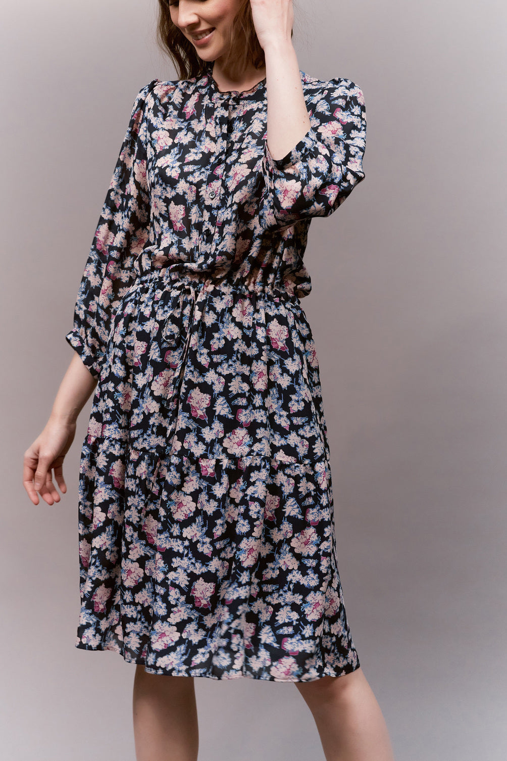 Robe en voile fleuri avec liens à nouer à la taille - JADE Faume - seconde main