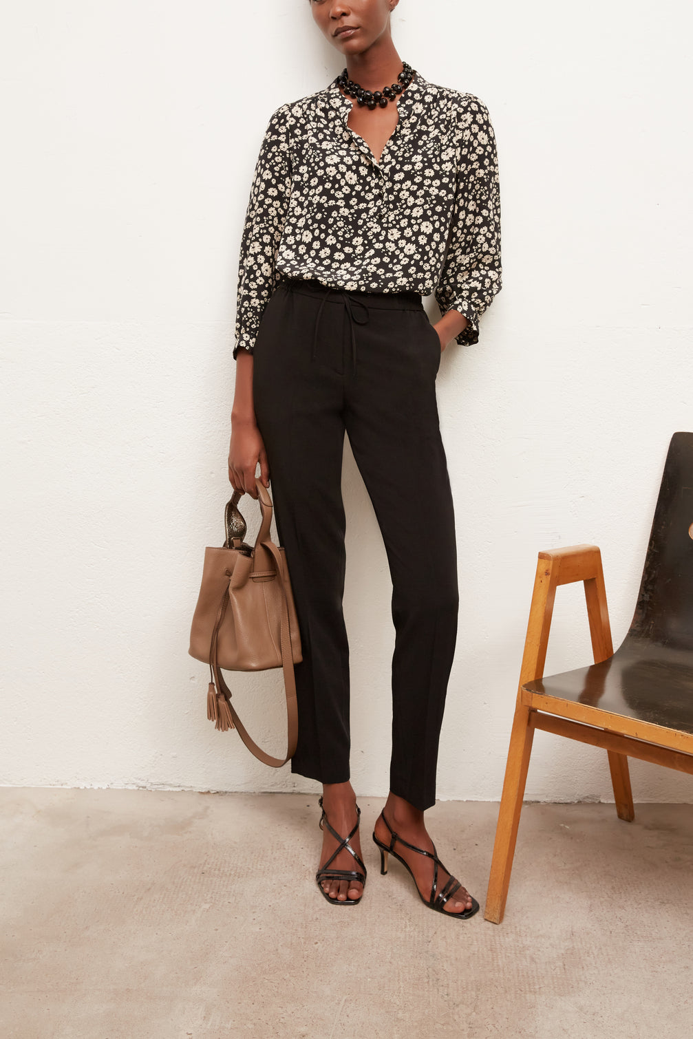 MARIA - Pantalon fluide 7/8 en crêpe Faume - seconde main