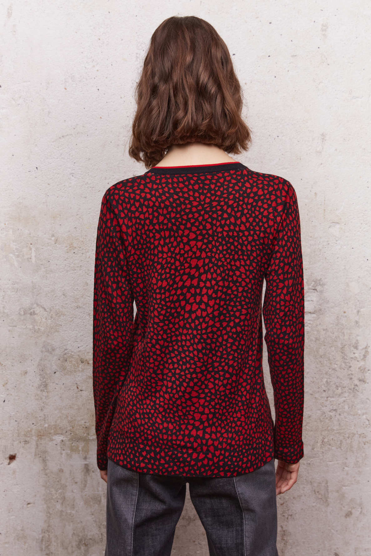 Pull V en laine fine à imprimé c½ur - DEA Faume - seconde main