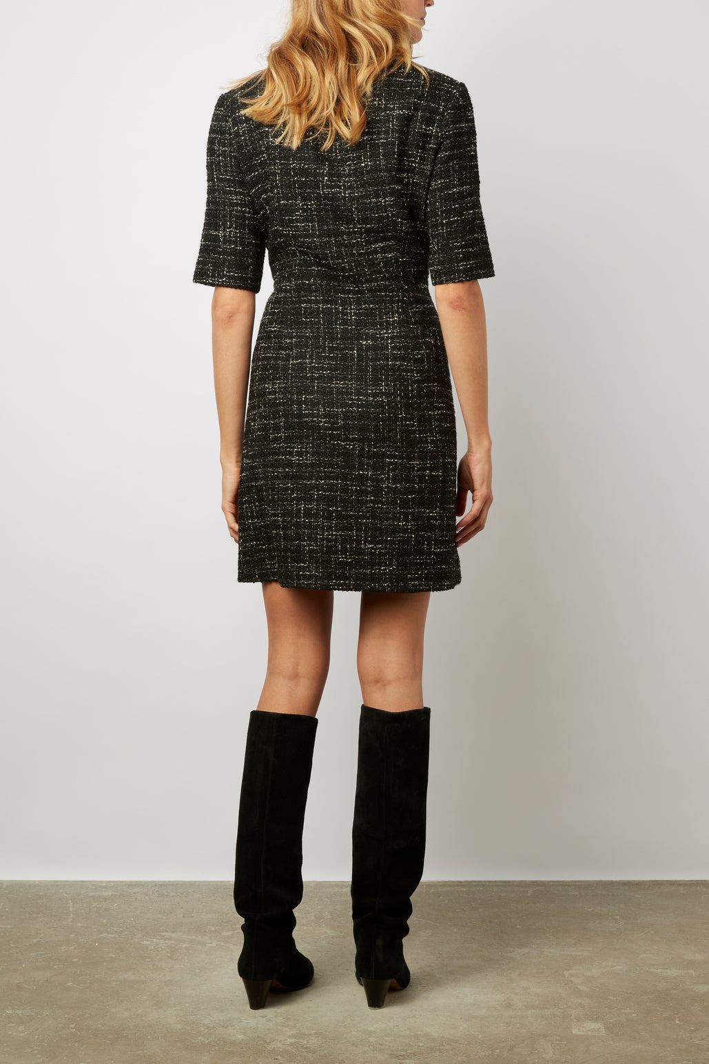 Robe courte et cintrée en tweed - JOANILYA Faume - seconde main